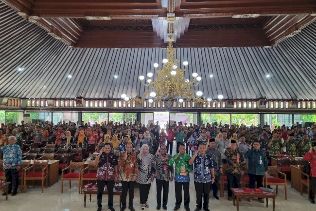 BPIP : SOSIALISASI PRODUK HUKUM DAN INTERNALISASI NILAI-NILAI PANCASILA DALAM KEHIDUPAN SEHARI HARI BAGI CAMAT DAN KEPALA DESA/KELURAHAN SE KAB. KLATEN