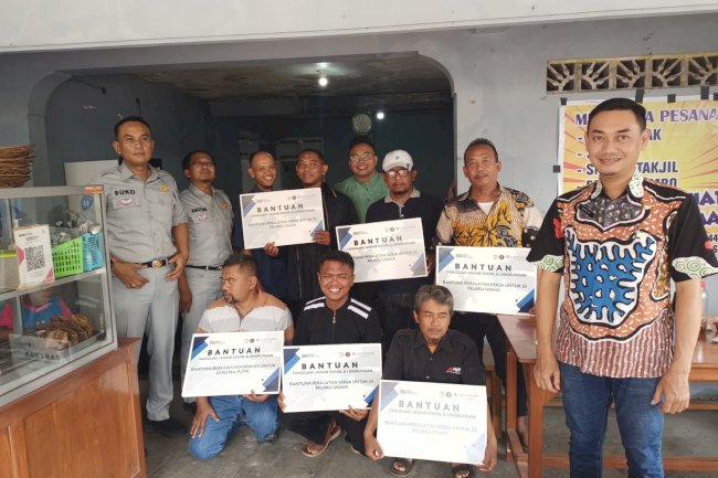 BNPT : Serah Terima Bantuan Alat Usaha Dan Beasiswa RENAKSI Kementerian BUMN