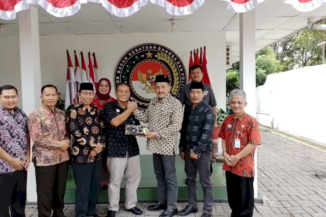 Tulungagung : DPRD dan Bakesbangpol Kab. Tulungagung Study Banding Terbait Ormas di Kabupaten Klaten