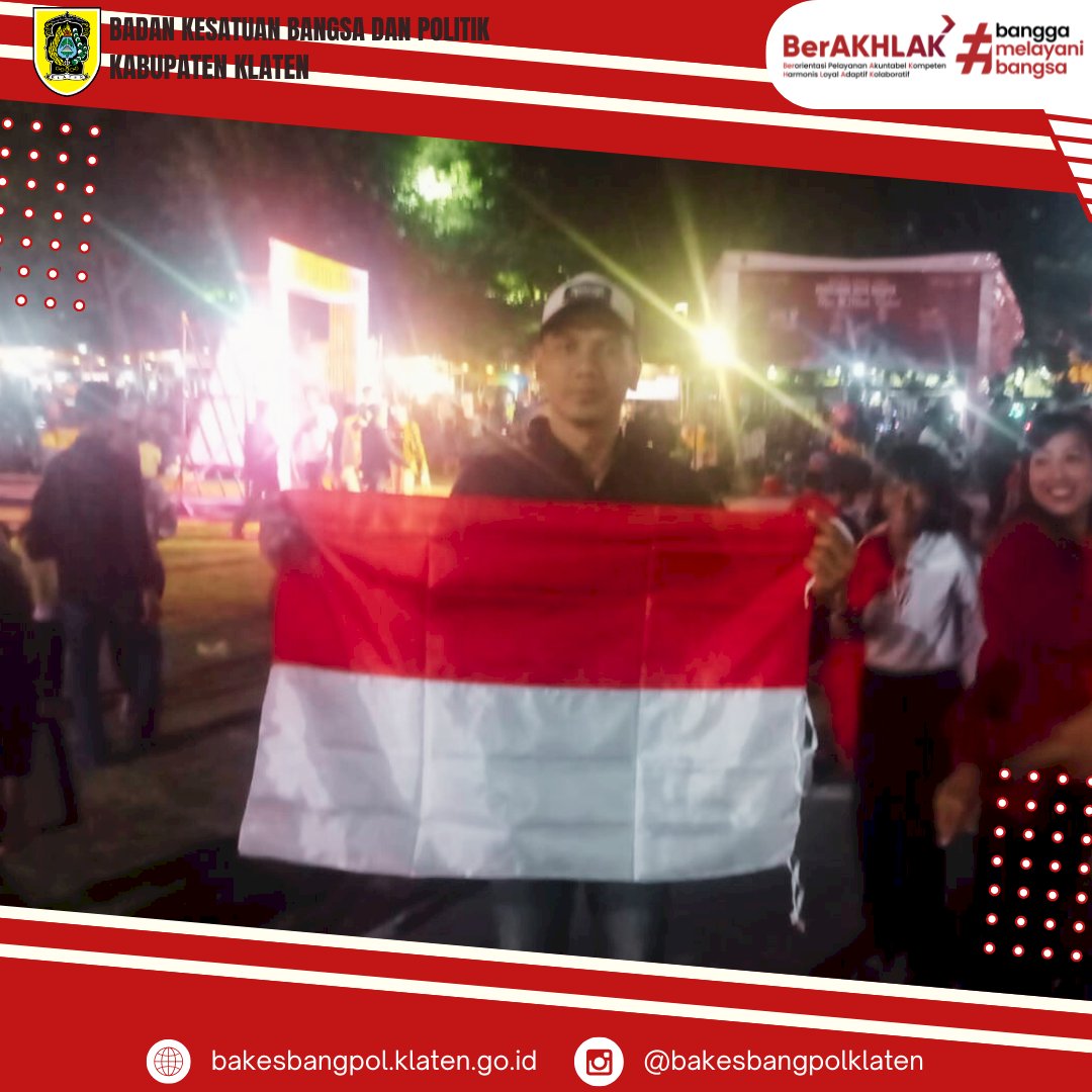 Klaten : Pembagian Bendera Merah Putih Pada Event MAS dan MBAK Klaten 2024