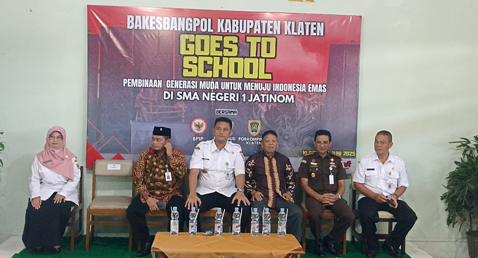 Forkopimda Goes to School: Bakesbangpol Klaten Bentuk Karakter Generasi Muda Menuju Indonesia Emas 