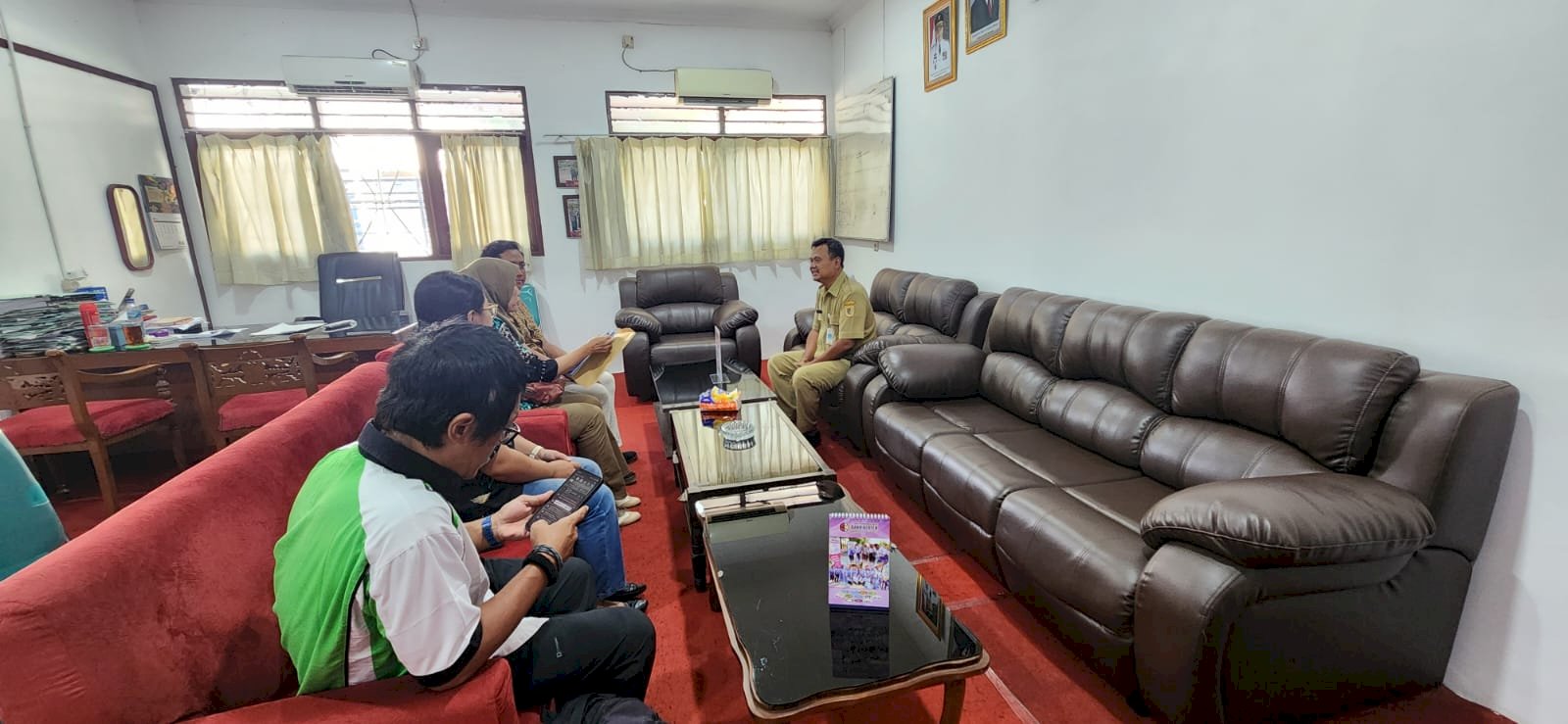 BAKESBANGPOL Klaten Lakukan Audiensi Dengan Suara Jogja Untuk Perkuat Kolaborasi Informasi Publik