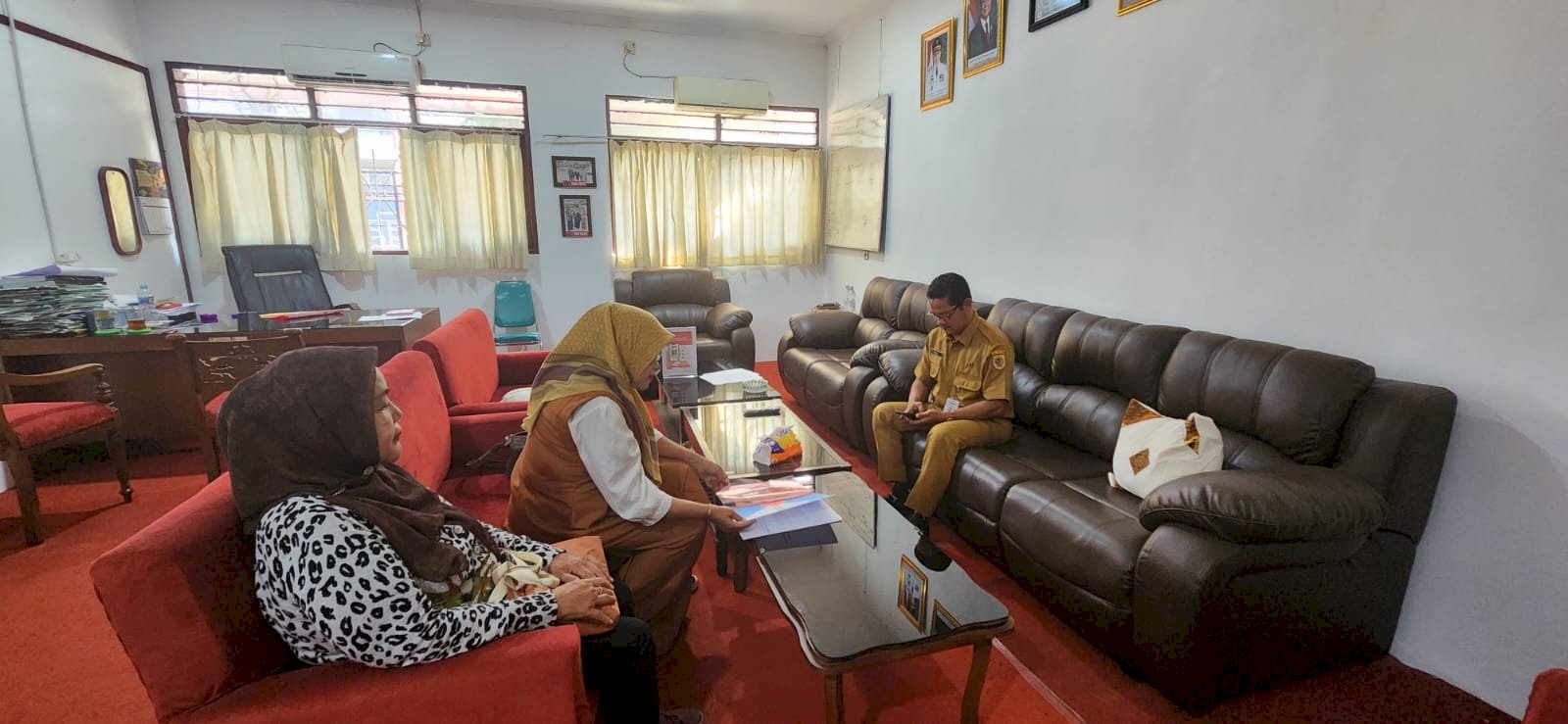 BAKESBANGPOL Klaten Terima Audiensi Dari Ormas HIPMIKONDO Untuk Perkuat Sinergi Pembinaan Organisasi Kemasyarakatan