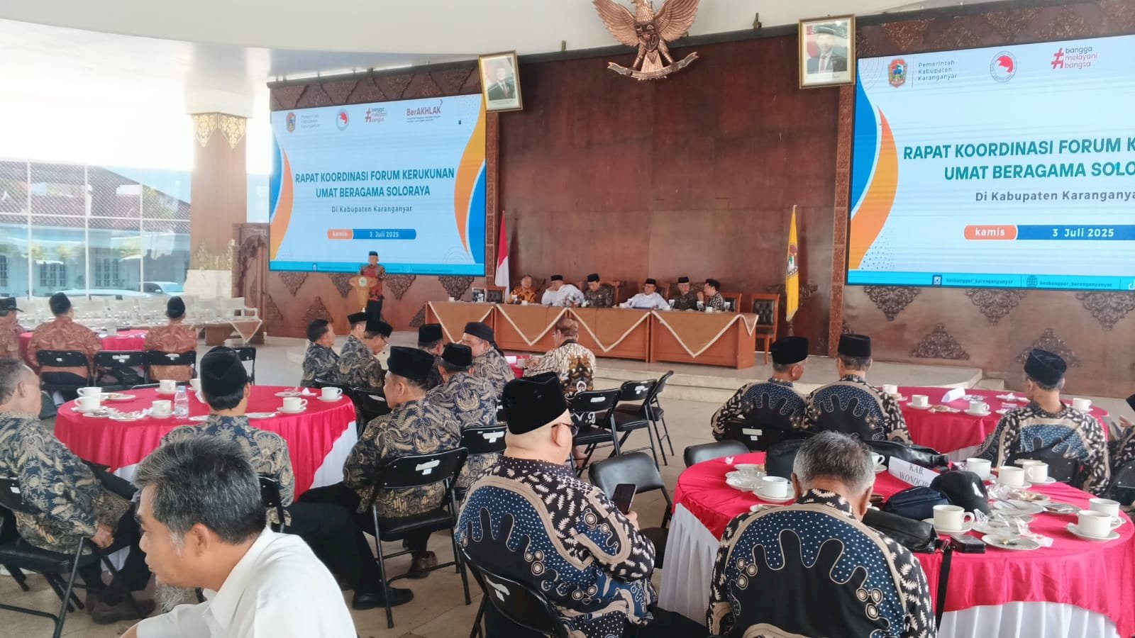 Bakesbangpol Klaten ikuti rapat koordinasi kerukunan umat beragama se-Soloraya di Karanganyar