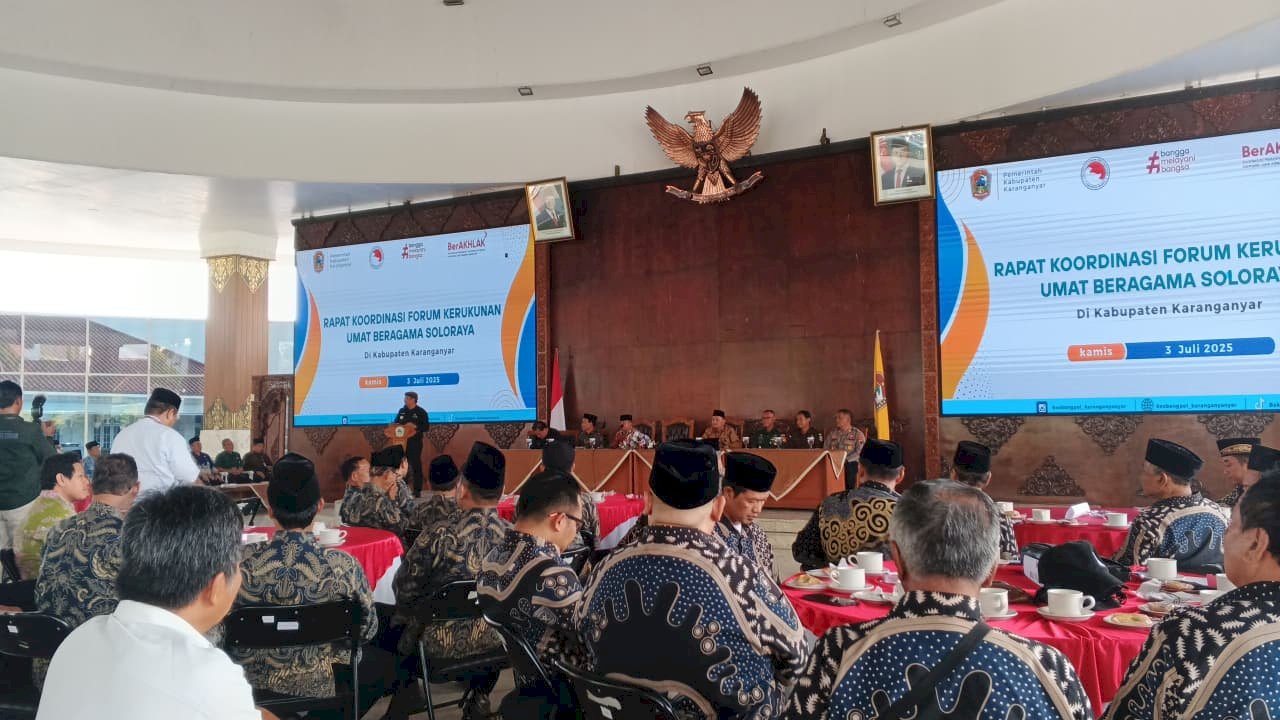 Bakesbangpol Klaten ikuti rapat koordinasi kerukunan umat beragama se-Soloraya di Karanganyar